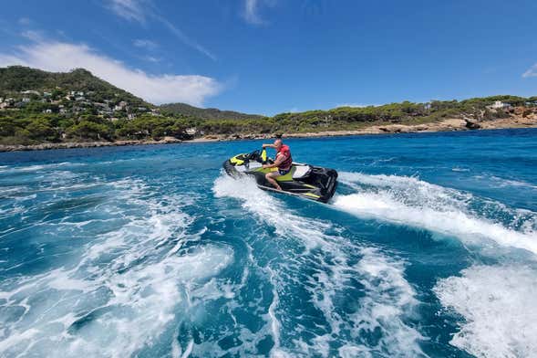 Tour de jet ski pelas grutas de Artà