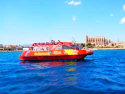 Passeio de barco turístico
