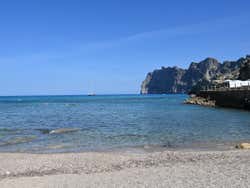 Margem da cala Barqués