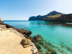 Cala Sant Vicenç vista das rochas