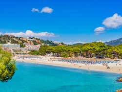 Praia de Santa Ponça no verão