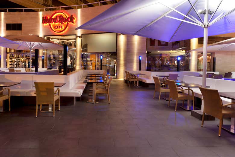 Terraço do Hard Rock Cafe Mallorca à noite