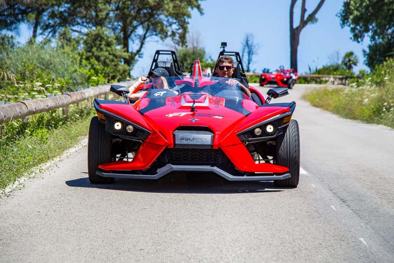 A bordo do Slingshot de três rodas